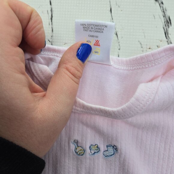 3 For 10 ✨️😍 Vintage Cherokee Newborn Onesie – Pink - Picture 5 of 6